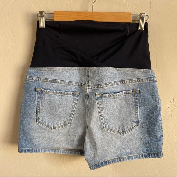 Isabel Maternity Light Wash Denim Shorts - Picture 3 of 6